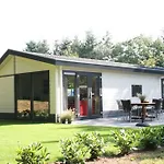 Bosvallei 假日公园 4*