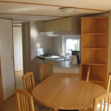 منتزه العطل Recreatiepark 't Gelloo 4*